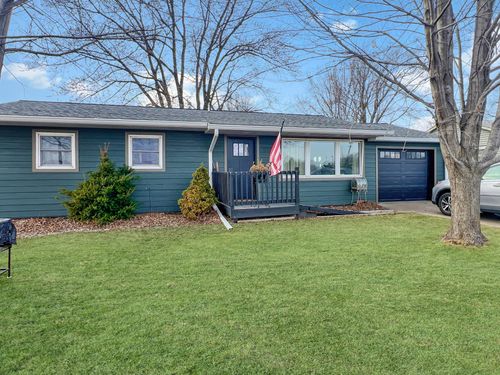 922 S State St, Fairmont, MN, 56031-4413 | Card Image