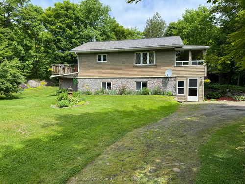 18 Jones Rd, Mckellar, ON, P2A0B5 | Card Image