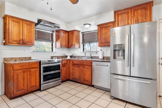 491 Herron Trl, Home with 3 bedrooms, 2 bathrooms and 8 parking in McDade TX | Image 10