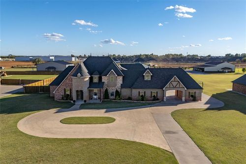 2700 E Lawter Rd, Weatherford, OK, 73096-2433 | Card Image