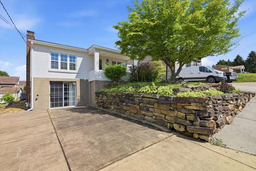 111 Maryland Ave, Vandergrift, PA, 15690-2121 | Card Image