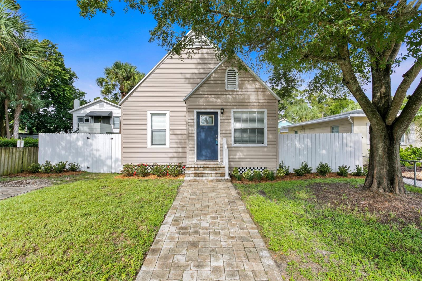 17th St, Saint Petersburg, FL 33713