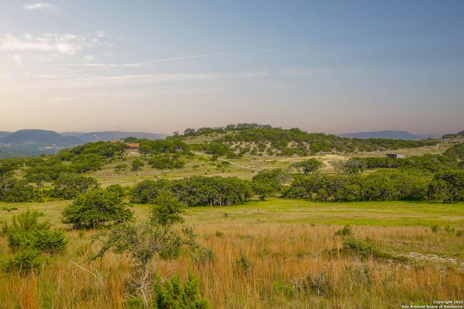 1401 Cedar Mesa Rd, Home with 3 bedrooms, 2 bathrooms and null parking in Tarpley TX | Image 5