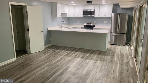 11823 Falls Rd, POTOMAC, MD, 20854-2804 | Card Image