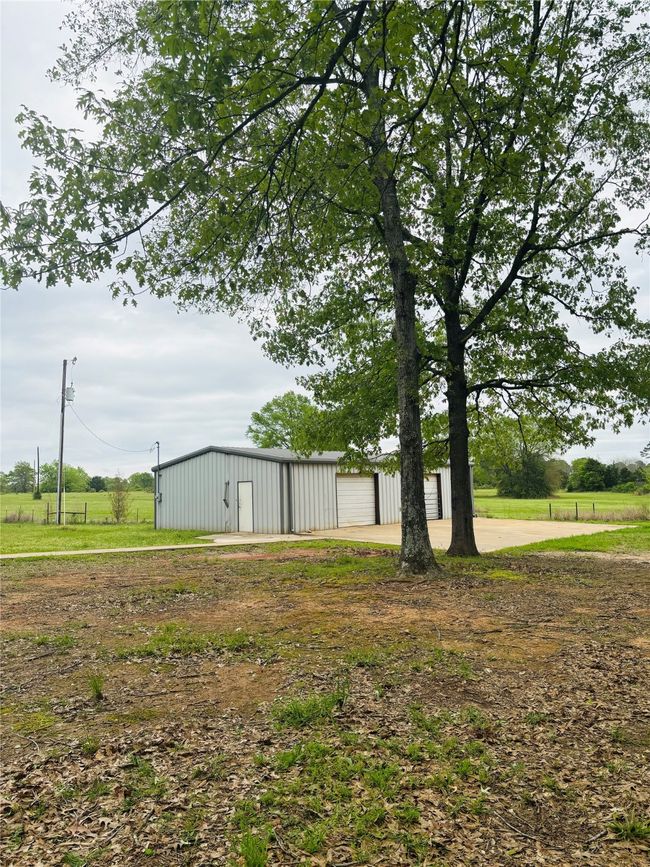 11746 County Road 352 E, House other with 3 bedrooms, 2 bathrooms and null parking in Henderson TX | Image 6