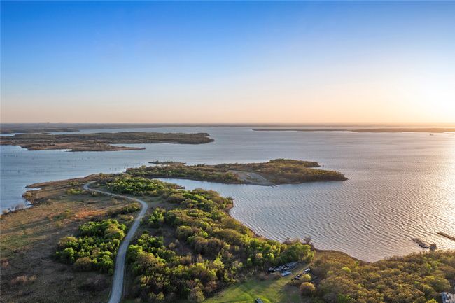 14159 Marion Downs Trl, House other with 4 bedrooms, 3 bathrooms and null parking in Pilot Point TX | Image 7