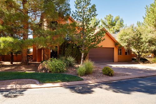320 W Los Barancos Ln, Kanab, UT, 84741-3311 | Card Image