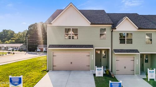 1805 Bennett Village Dr, Maryville, TN, 37804 | Card Image