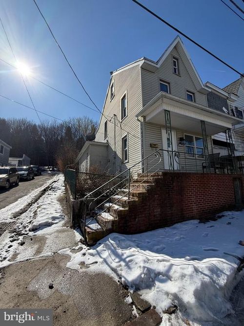 1000 Brock St, ASHLAND, PA, 17921-1812 | Card Image