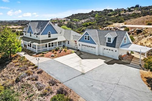 41722 Avenida De Encanto, Murrieta, CA, 92562-2326 | Card Image