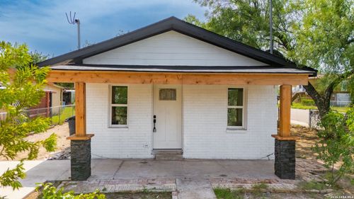 1099 N Comal St, Eagle Pass, TX, 78852-3520 | Card Image