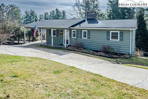 651 Chestnut Dr, Blowing Rock, NC, 28605-6035 | Card Image