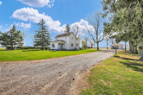 851 E County Road 750 N, Tuscola, IL, 61953-7562 | Card Image