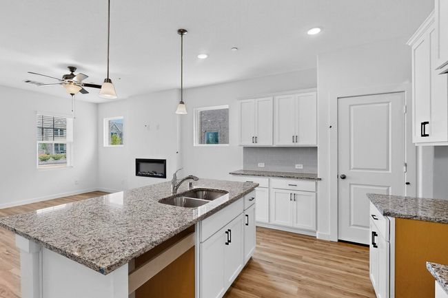 1812 Summer Aura, House other with 3 bedrooms, 3 bathrooms and null parking in Mesquite TX | Image 11