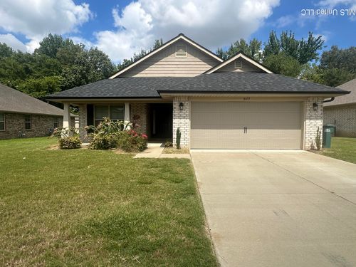 8437 Grayce Dr, Southaven, MS, 38671-7057 | Card Image
