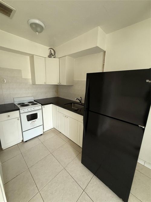 2213 Lincoln St, Hollywood, FL, 33020-3966 | Card Image