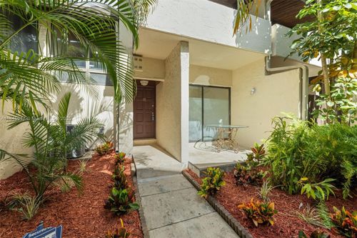 apt-12b-19460 Ne 26th Ave, Miami, FL, 33180-2221 | Card Image