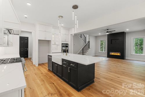 3204 Chancellor Ln, Monroe, NC, 28110-8886 | Card Image