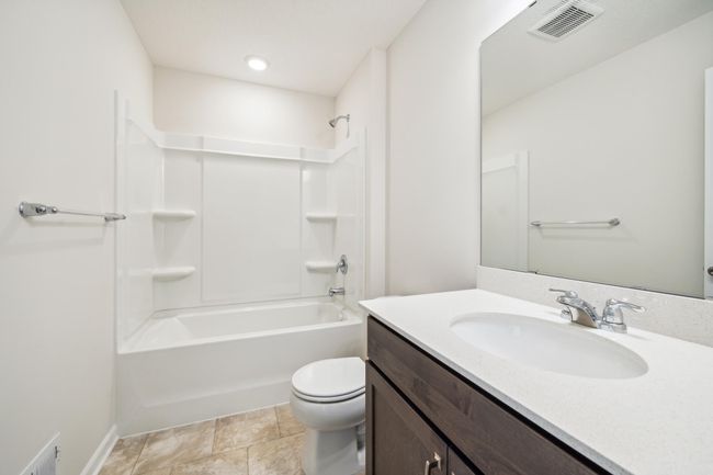 Main bath shower/tub combo | Image 15