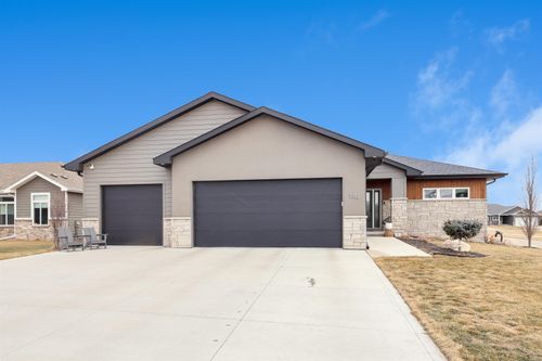 198 N Canterbury Circle, No. Sioux City, SD, 57049 | Card Image