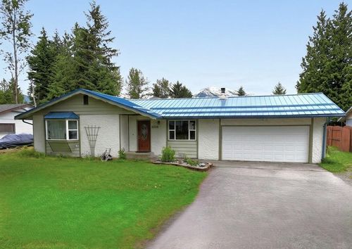 9155 Parkwood Dr, Juneau, AK, 99801-9636 | Card Image