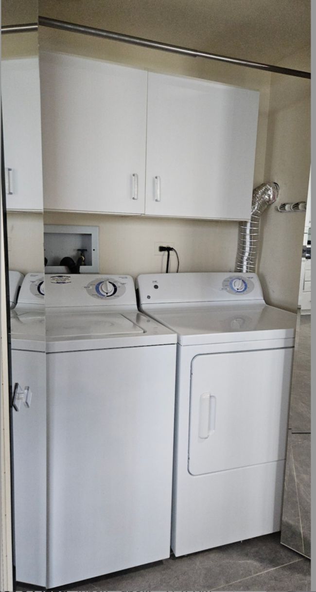 APT-506E - 4545 W Touhy Ave, Condo with 2 bedrooms, 2 bathrooms and 2 parking in Lincolnwood IL | Image 17
