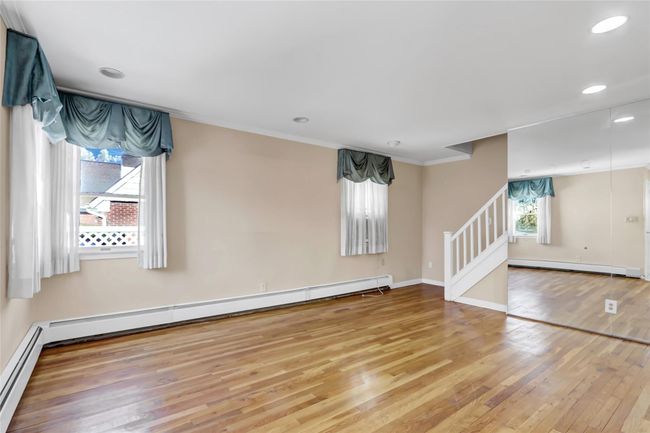 156 White Rd, House other with 4 bedrooms, 1 bathrooms and null parking in Mineola NY | Image 4