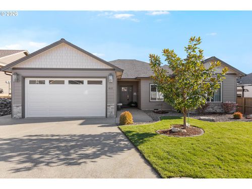 832 Sand Pines Ave, Sutherlin, OR, 97479-9152 | Card Image