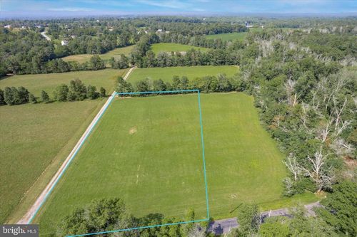 33 Barbertown Point Breeze Rd, Frenchtown, NJ, 08825-3617 | Card Image