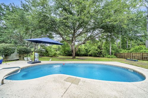 7548 Frankfort St, Navarre, FL, 32566-7712 | Card Image