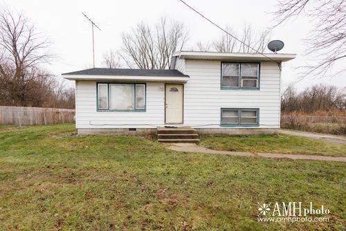 12878 E 2310s Rd, Pembroke Twp, IL, 60958-3887 | Card Image