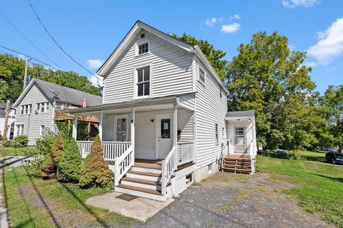 8 Coldenham Rd, Walden, NY, 12586-2030 | Card Image