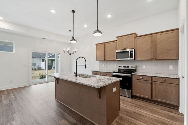 Love the pendant lights! | Image 12