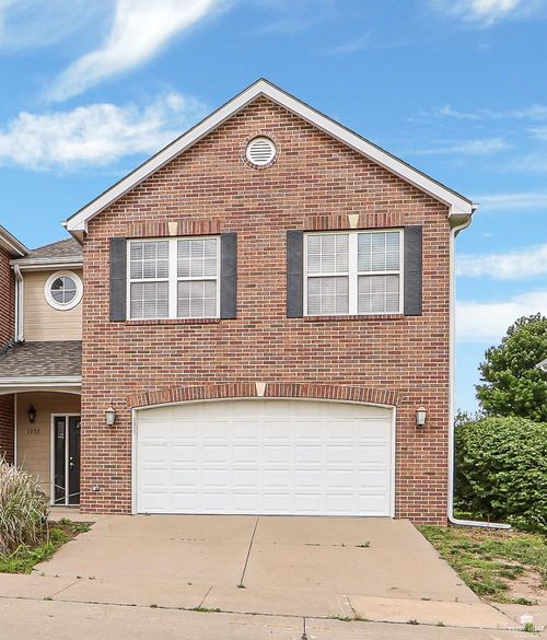 1032 Burton Pl, Manhattan, KS, 66503-9801 | Card Image