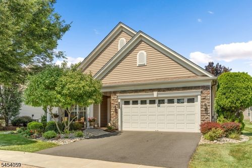 441 Crossfields Ln, Somerset, NJ, 08873-6013 | Card Image