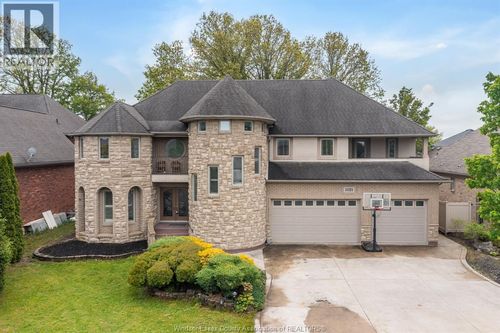 1021 Chelsea Parkway, Lakeshore, ON, N0R1A0 | Card Image