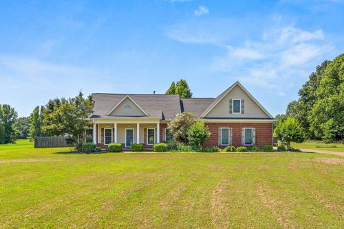 228 Golden Pond Dr, Coldwater, MS, 38618-9610 | Card Image
