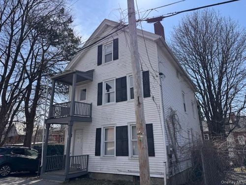 10 Charles St, Poughkeepsie, NY, 12601-2214 | Card Image