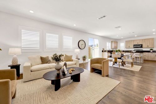 17028 Zion, Santa Clarita, CA, 91387 | Card Image