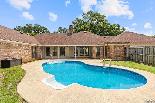 1307 Spring Tree Ln, House other with 3 bedrooms, 3 bathrooms and null parking in Kilgore TX | Image 11