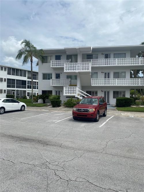 301-11224 82nd Ave, SEMINOLE, FL, 33772-4261 | Card Image