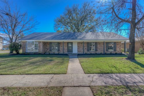 401 Plaza Cir, Bossier City, LA, 71111-4811 | Card Image