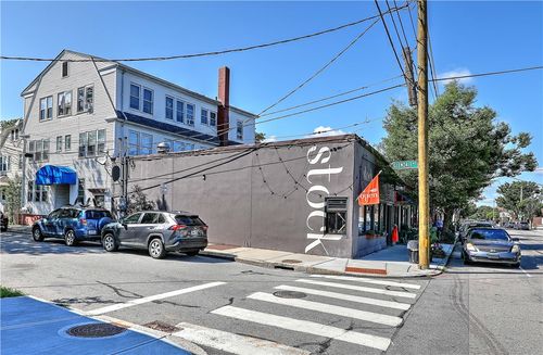 756 Hope St, Providence, RI, 02906-3638 | Card Image