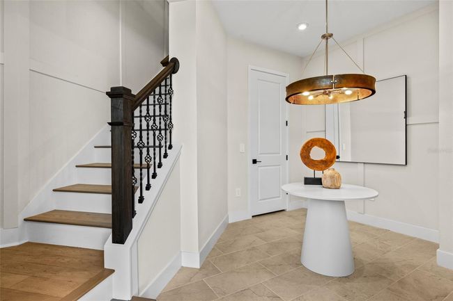 Model Foyer | Image 4