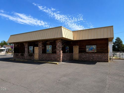 414 E Pine Street, Central Point, OR, 97502 | Card Image