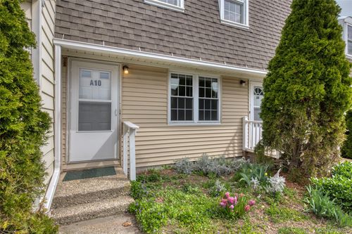 a-10-1000 9th St, Greenport, NY, 11944-1700 | Card Image