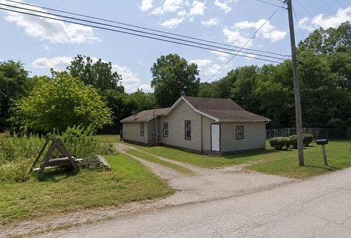 220 S 4th St, Cambridge City, IN, 47327-1614 | Card Image
