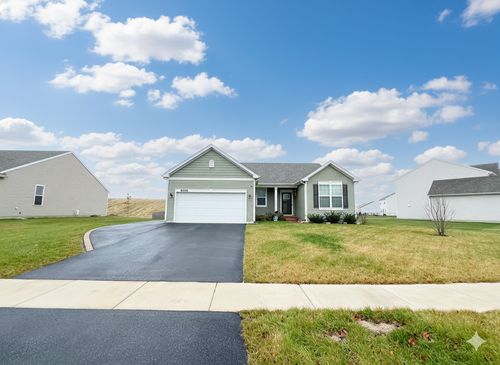 8505 White Oaks Ct, Wonder Lake, IL, 60097-7607 | Card Image