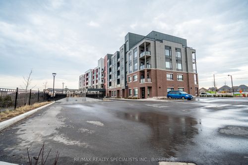 3265 Carding Mill Trail, Oakville, ON, L6M5P7 | Card Image