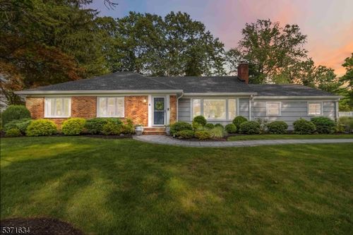 4 Allen Dr, Morristown, NJ, 07960-6959 | Card Image